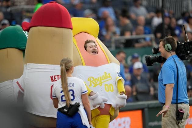 MAY 10, 2023: Mustard celebrates the win at Kauffman Stadium Kansas City, Missouri. CSM. Kansas City United States - ZUMAc04_ 20230510_zaf_c04_068 Copyright: xJonxRobichaudx