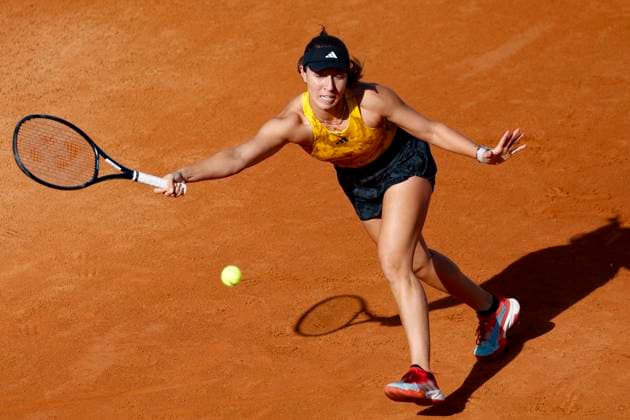 May 11, 2023, ROME, ITALY: Jessica Pegula of the US in action during her woman s singles second round match against Taylor Townsend of US (not pictured) at the Italian Open tennis tournament in Rome, Italy, 11 May 2023. ANSA FABIO FRUSTACI Italian Open tennis tournament  - ZUMAa110 20230511_zaf_a110_091 Copyright: xFabioxFrustacix