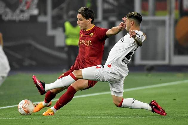 Edoardo Bove of AS Roma and Exequiel Palacios of Bayer Leverkusen compete for the ball during the Europa League football match between AS Roma and Bayer Leverkusen at Olimpico stadium in Rome (Italy), May 11th, 2023. andreaxstaccioli