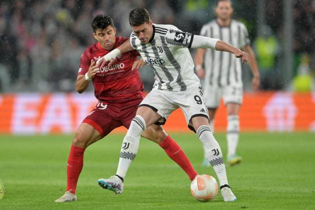 Photo Tano Pecoraro LaPresse May 11, 2023 - Turin, Italy Soccer Juventus vs Siviglia - UEFA Europa League 2022 2023 - Allianz Stadium In the photo: vlahovic, acuna  Copyright: xTanoxPecoraro LaPressex