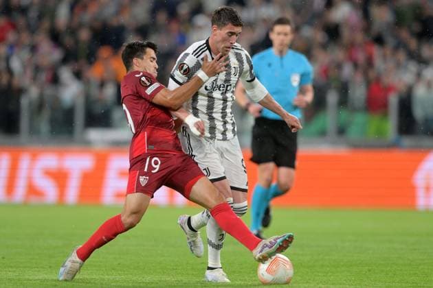 Photo Tano Pecoraro LaPresse May 11, 2023 - Turin, Italy Soccer Juventus vs Siviglia - UEFA Europa League 2022 2023 - Allianz Stadium In the photo: vlahovic, acuna  Copyright: xTanoxPecoraro LaPressex