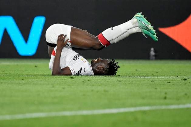 Sport Bilder des Tages Odilon Kossounou of Bayer Leverkusen injured on the ground during the Europa League football match between AS Roma and Bayer Leverkusen at Olimpico stadium in Rome (Italy), May 11th, 2023. andreaxstaccioli