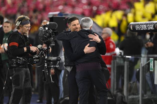 football Europa League match - Semifinal - AS Roma vs Bayer 04 Leverkusen Xabi Alonso of Bayer 04 Leverkusen and Jose Mourinho of A.S. Roma during the first leg of the Semi-final of the UEFA Europa League between A.S. Roma vs Bayer 04 Leverkusen on May 11, 2023 at the Stadio Olimpico in Rome. Rome Olimpico stadium Italy Copyright: xDomenicoxCippitellix xLiveMediax LPS_935152