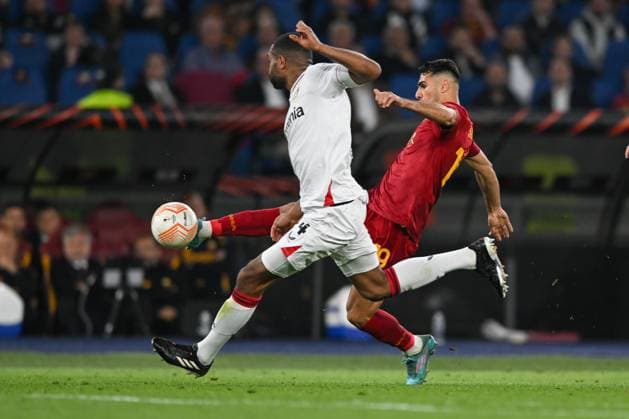 AS RomaÃ¢& x80;& x99;s Mehmet Zeki o& x87;elik and Bayer LeverkusenÃ¢& x80;& x99;s Jonathan Tah in action during semifinal Europe League soccer match between AS Roma vs. Bayern Leverkusen at the Olimpico stadium in Rome, Italy, 11th of May 2023  Copyright: xVinnyxOrlando LiveMediax xipa-agx xLivexMediax 0 IPA_IPA37877916