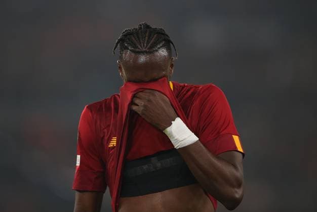 - AS Roma v Bayer 04 Leverkusen, UEFA Europa League, Semi finals, 1st leg, Stadio Olimpico, Rome, Italy. - 11th May 2023 Tammy Abraham of AS Roma looks disappointed & dejected. - AS Roma v Bayer 04 Leverkusen, UEFA Europa League, Semi finals, 1st leg, Stadio Olimpico, Rome, Italy. - 11th May 2023. Rome Stadio Olimpico Italy Copyright: xDanxWeirx CP_AS_Roma_Bayer_Leverkusen_27