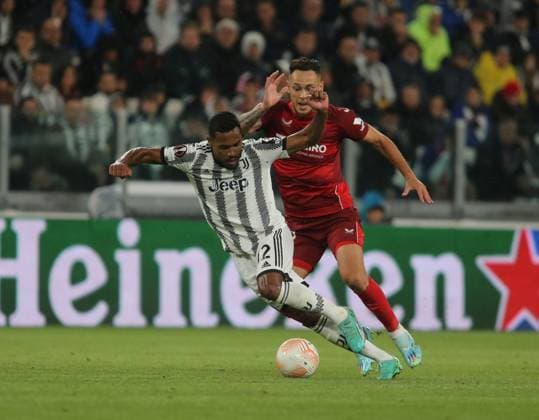 football Europa League match - Semifinal - Juventus FC vs Sevilla FC Alex Sandro of Juventus during the Uefa Europa League semi-final, first leg, football match between Juventus Fc and Sevilla Fc on 11 May 2023 at Allianz Stadium, Turin, Italy. Photo Nderim Kaceli Turin Allianz Stadium Italy Copyright: xNderimxKacelix xLiveMediax LPS_935302