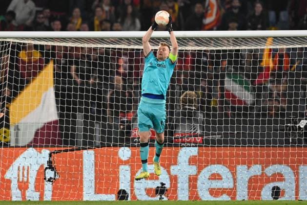 Bayer LeverkusenÃ¢& x80;& x99;s LukaAÂ¡ HradeckoÂ½ block the ball during semifinal Europe League soccer match between AS Roma vs. Bayern Leverkusen at the Olimpico stadium in Rome, Italy, 11th of May 2023  Copyright: xVinnyxOrlando LiveMediax xipa-agx xLivexMediax 0 IPA_IPA37878291