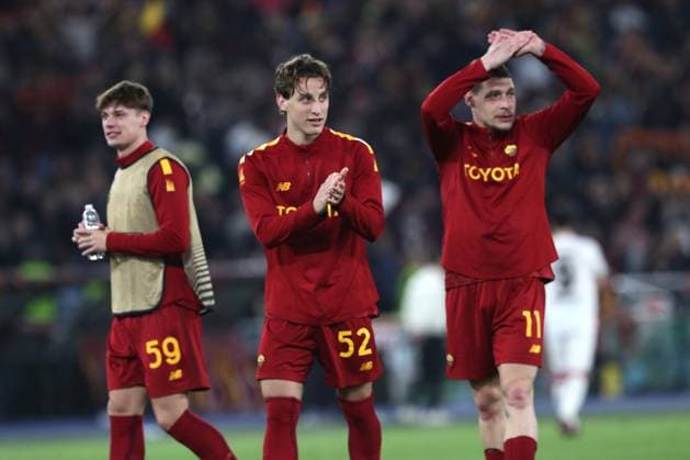 Rome, Italy 11.05.2023: Edoardo Bove of Roma celebrate victory at end of the UEFA EUROPA LEAGUE 2022 2023, semifinal football match AS Roma vs Bayer 04 Leverkusen at Olympic stadium in Rome, Italy.  Copyright: xmarcoxiacobuccix xipa-agency.netx xmarcoxiacobuccix 0 IPA_IPA37878646