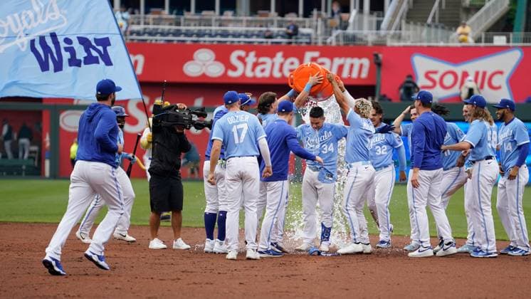 MAY 11, 2023: Kansas City Royals catcher Freddy Fermin (34) gets a bath in celebration after a game winning hit in the 9th inning at Kauffman Stadium Kansas City, Missouri. CSM. Kansas City United States - ZUMAc04_ 20230511_zaf_c04_049 Copyright: xJonxRobichaudx