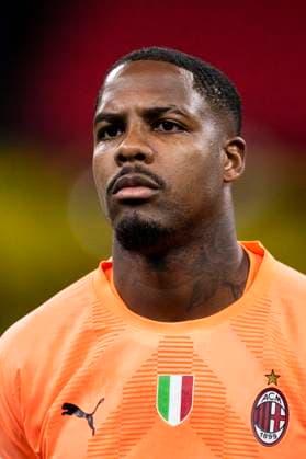 Milan, Italy May 10 Goalkeeper Mike Maignan of AC Milan getting into the field during the UEFA Champions League semi final first leg match between AC Milan and FC Internazionale at San Siro on May 10, 2023 in Milan, Italy Photo by Eurasia Sport Images Milan San Siro Italy  Copyright: x x2023xEurasiaxSportxImagesx