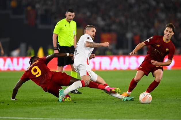 AS Roma v Bayer 04 Leverkusen: Semi-Final First Leg - UEFA Europa League Tammy Abraham of A.S. Roma and Robert Andrich of Bayer 04 Leverkusen during the first leg of the Semi-final of the UEFA Europa League between A.S. Roma vs Bayer 04 Leverkusen on May 11, 2023 at the Stadio Olimpico in Rome. Rome Italy Italy  Copyright: xDomenicoxCippitellix originalFilename:cippitelli-asromavs230511_np4I4.jpg