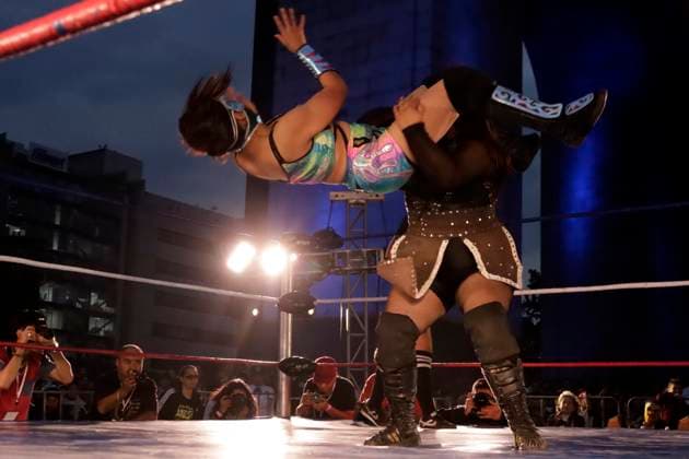 May 12, 2023, Mexico City, Mexico: Mexico City s Secretary of Culture presents a women s wrestling performance at the Revolution Monument in Mexico City. on May 12, 2023 in Mexico City, Mexico Mexico City Mexico - ZUMAe321 0247648175st Copyright: xLuisxBarronx