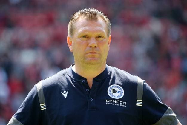 Uwe Koschinat coach Arminia Bielefeld 13 05 2023, Football, 2 Bundesliga, FC Kaiserslautern Arminia Bielefeld, 32 Matchday, Season 2022 23, Fritz Walter Stadion, Kaiserslautern, Germany, zmdz, DFB DFL regulations prohibit any use of photographs as image sequences and or quasi video FC Kaiserslautern Arminia Bielefeld