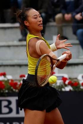 13th May 2023; Foro Italico, Rome, Italy: ATP, Tennis Herren 1000 Masters Rome, Day 6; Qinwen Zheng (CHN) returns against Anna Bondar (HUN)  ActionPlus12509951 NaFoto