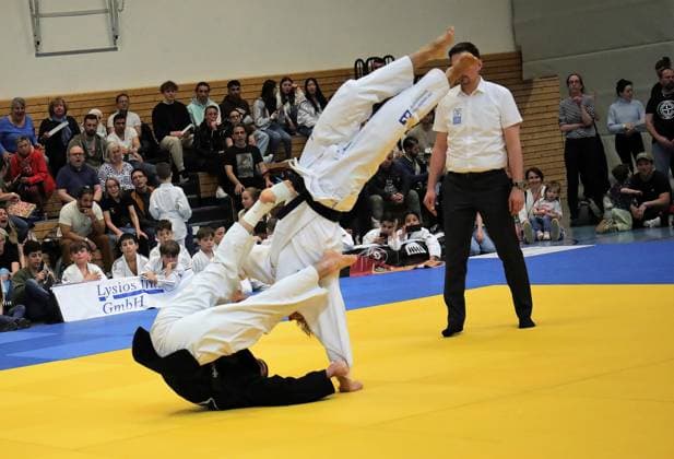 13 05 2023 Offenbach 1 Judo Bundesliga 2023 1 JC Samurai Offenbach vs TSV Abensberg Men Aleksandre Loladze Samurai vs Mihail Latisev Abensberg
