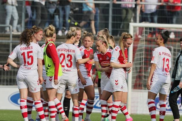 Sport 1 FC Cologne vs SV Meppen, football Bundesliga women, disappointed Cologne team after defeat, image , 14 05 2023