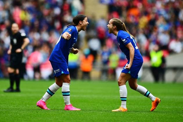 Sport Themen der Woche KW19 Sport Bilder des Tages Chelsea Women v Manchester United, ManU Women, London, UK - 14 May 2023 Sam Kerr of Chelsea Women and Guro Reiten of Chelsea Women celebrate at full-time following the Vitality Women s FA Cup final match between Chelsea Women and Manchester United Women at Wembley Stadium, Brent, London on Sunday 14th May 2023 Brent Wembley Stadium London GBR Copyright: xJamesxFearn PPAUKx PPA-031362
