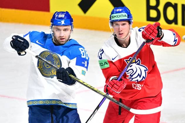 Sport Themen der Woche KW19 Sport Bilder des Tages L-R Yevgeni Rymarev (KAZ) and Jan Kostalek (CZE) in action during the IIHF Ice hockey, Eishockey World Championship, WM, Weltmeisterschaft Group B match Czech Republic vs Kazakhstan, on May 14, 2023, in Riga, Latvia. (CTKxPhoto DavidxTanecek) CTKPhotoP2023051407352  CTKPhotoP2023051407352