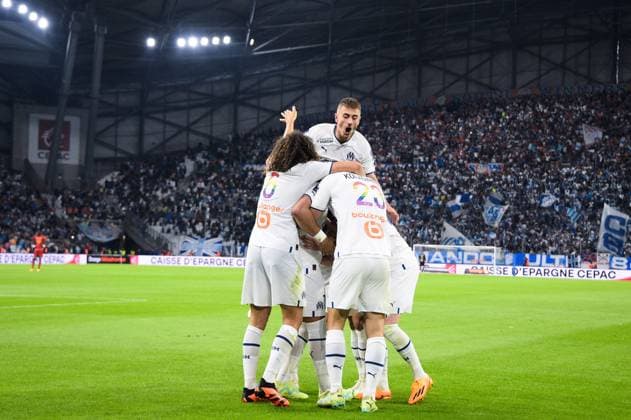 Joie des joueurs de Marseille apres le but de Dimitri Payet ( 10 - Olympique Marseille ) - FOOTBALL : Marseille vs Angers - Ligue 1 - 14 05 2023 FedericoPestellini Panoramic 