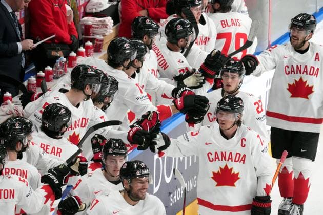 Sport Themen der Woche KW19 Sport Bilder des Tages (230515) -- RIGA, May 15, 2023 -- Canada s players celebrate after scoring during the Group B match between Slovenia and Canada at the 2023 IIHF Ice hockey, Eishockey World Championship, WM, Weltmeisterschaft in Riga, Latvia, May 14, 2023. (Photo by Xinhua) (SP)LATVIA-RIGA-2023 IIHF ICE HOCKEY WORLD CHAMPIONSHIP-CANADA VS SLOVENIA EdijsxPalens 