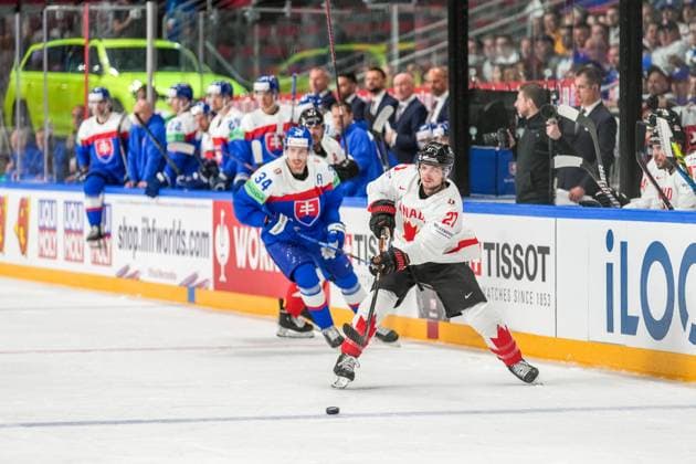 RIGA, LATVIA MAY 15 Scott Laughton of Canada R in action during the 2023 IIHF Ice Hockey World Championship Finland Latvia game between Slovakia and Canada at Arena Riga on May 15, 2023 in Riga, Latvia Riga Arena Riga Latvia  Copyright: xJustPictures.ch JarixPestelaccix