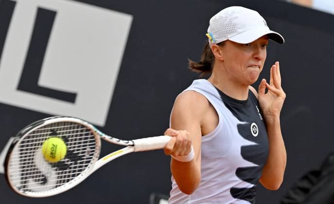 May 16, 2023, ROME: Iga Swiatek of Poland in action during her women s singles fourth round match against Donna Vekic of Croatia (not pictured) at the Italian Open tennis tournament in Rome, Italy, 16 May 2023. ANSA ETTORE FERRARI ROME - ZUMAa110 20230516_zaf_a110_052 Copyright: xEttorexFerrarix