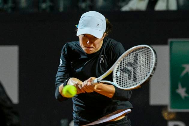 Photo Fabrizio Corradetti LaPresse May 17 2023 Rome, Italy Tennis Internazionali BNL d Italia 2023 Iga & x15a;wi& x105;tek (POL) vs Elen& x105; Rybakina (KAZ) In the pic: Iga & x15a;wi& x105;tek (POL) Foto Fabrizio Corradetti LaPresse 17 Maggio 2023 Roma, Italia Sport Tennis Internazionali BNL d Italia 2023 Iga & x15a;wi& x105;tek (POL) vs Elen& x105; Rybakina (KAZ) Nella foto: Iga & x15a;wi& x105;tek (POL) Photo Fabrizio Corradetti LaPresse May 17 2023 Rome, Italy Sport Tennis Internazionali BNL d Italia 2023 Iga & x15a;wi& x105;tek (POL) vs Elen& x105; Rybakina (KAZ) In the pic: Iga & x15a;wi& x105;tek (POL)  Copyright: xFabrizioxCorradettix xLaPressex