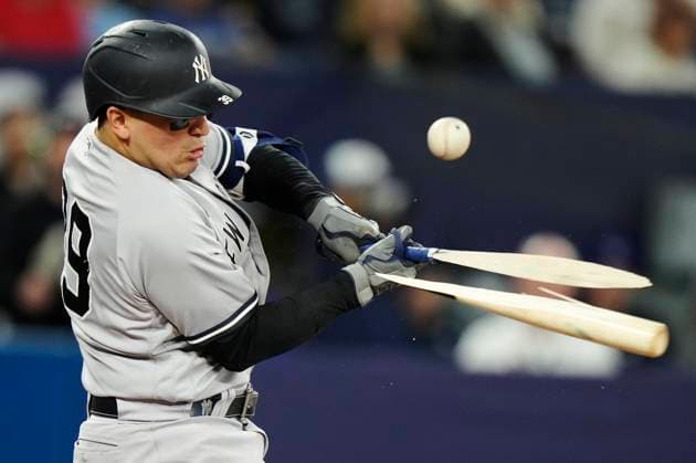 Sport Themen der Woche KW20 Sport Bilder des Tages May 17, 2023, Toronto, ON, Canada: New York Yankees Jose Trevino (39) breaks his bat on a ground out against the Toronto Blue Jays during seventh inning MLB, Baseball Herren, USA American League baseball action in Toronto, on Wednesday, May 17, 2023. Canada News - May 17, 2023  - ZUMAc35_ 20230517_zaf_c35_174 Copyright: xFrankxGunnx