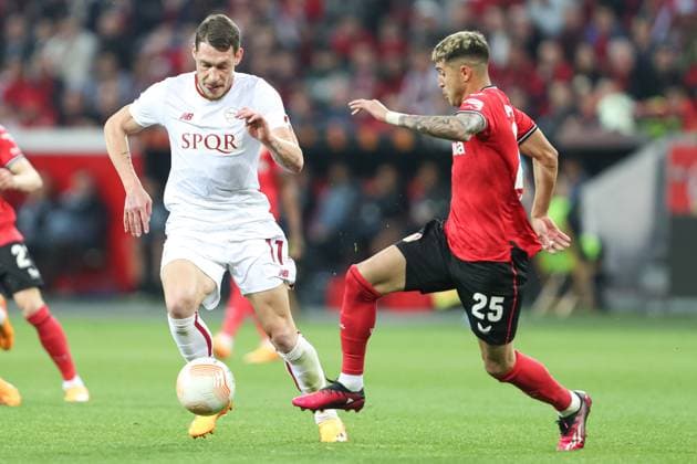Germany, Leverkusen, 18 05 2023, BayArena, Bayer 04 Leverkusen AS Roma Uefa Europa Leaque, Andrea Belotti AS Roma and Exequiel Palacios Bayer 04 Leverkusen battle for the ball Leverkusen BayArena North Rhine Westfalia Germany  eu-images-678