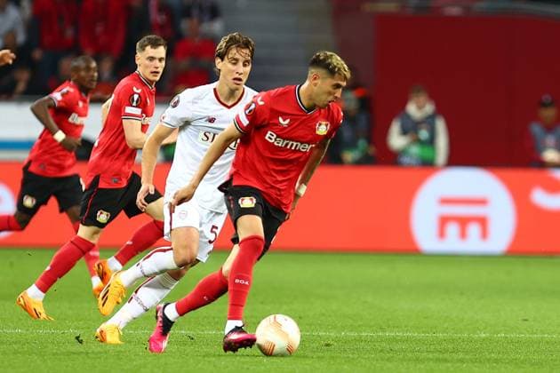 Exequiel Palacios Bayer 04 Leverkusen in duel, action, with Edoardo Bove AS Roma Bayer 04 Leverkusen vs AS Roma, football, European League, semifinal, return match, season 2022 2023, 18 05 2023 photo kolbert press Ant Palmer Leverkusen NRW Germany Copyright: xkolbert-press AntxPalmerx