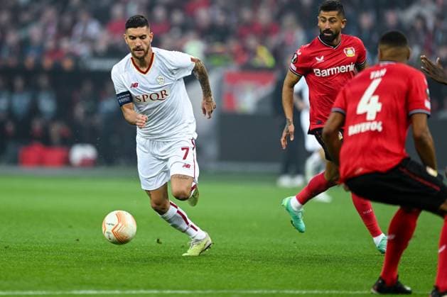 GER, Europa League, semifinal, Bayer 04 Leverkusen AS Rome 18 05 2023, BayArena , Leverkusen , GER, Europa League, semifinal, Bayer 04 Leverkusen AS Rome in picture picture shows Lorenzo Pellegrini AS Rome 7 running with the ball at his foot nordphotoxGmbHx xTeresaxKroeger nordphoto00008