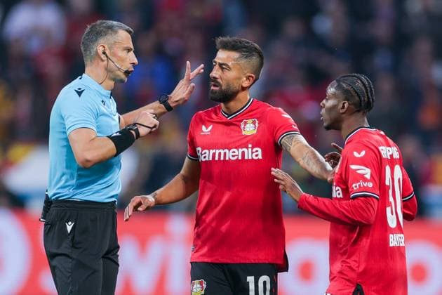 18 05 2023, football, 2022 2023 season, UEFA Europa League, semi-final, UEL, Bayer 04 Leverkusen AS Rome, v l referee Slavko Vincic SVN , Kerem Demirbay Bayer 04 Leverkusen , Jeremie Frimpong Bayer 04 Leverkusen , Leverkusen BayArena NRW Germany xRHR PHOTO DEx Copyright: RHR-FOTO DennisxEwertx RHR-FOTO DE