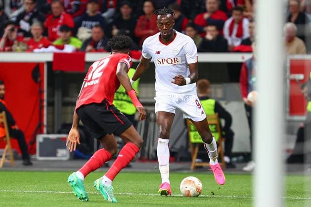 Tammy Abraham AS Roma in duel, action, with Edmond Tapsoba Bayer 04 Leverkusen Bayer 04 Leverkusen vs AS Roma, football, European League, semifinal, return match, season 2022 2023, 18 05 2023 photo kolbert press Ant Palmer Leverkusen NRW Germany Copyright: xkolbert-press AntxPalmerx