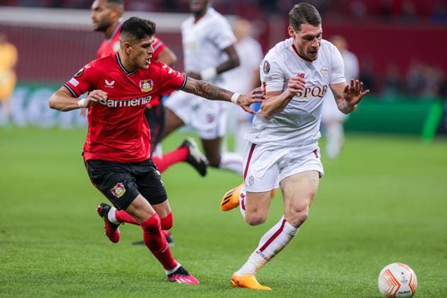 18 05 2023, Football, 2022 2023 season, UEFA Europa League, Semifinals, UEL, Bayer 04 Leverkusen AS Rome, v l Piero Hincapie Bayer 04 Leverkusen , Andrea Belotti AS Rome , Leverkusen BayArena NRW Germany xRHR PHOTO DEx Copyright: RHR-FOTO DennisxEwertx RHR-FOTO DE