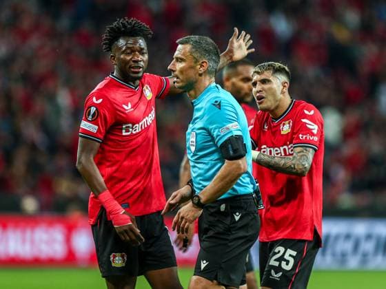 Slavko VinÄić Vincic SVN Referee , Exequiel Palacios Bayer 04 Leverkusen, 25 , GER, Bayer 04 Leverkusen vs AS Rome, UEFA Europa League 2022 23, semifinal second leg, 18 05 2023, GER, Bayer 04 Leverkusen vs AS Rome, UEFA Europa League 2022 23, semifinal second leg, 18 05 2023, Photo Eibner Press Photo Gabriel Boia Leverkusen. Copyright: xGabrielxBoiax EP_EER