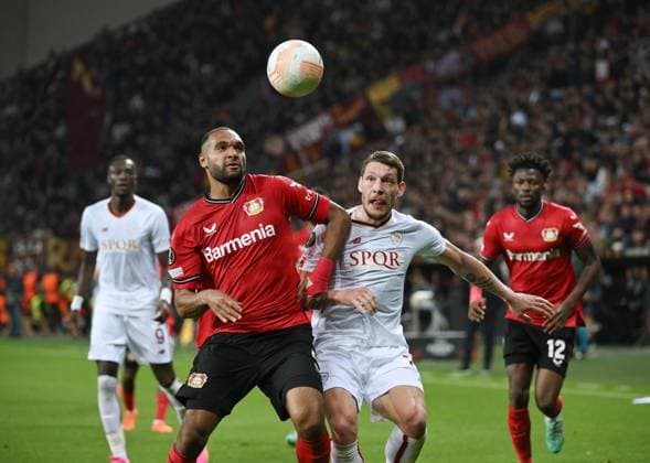 Jonathan Tah Bayer 04 Leverkusen , li , vs Andrea Belotti AS Rome 18 05 2023, football Europa League, season 2022 23, semifinal second leg, Bayer 04 Leverkusen AS Rome Leverkusen BayArena Nordrhein Westfalen Germany Team2