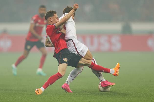 Germany, Leverkusen, 18 05 2023, BayArena, Bayer 04 Leverkusen AS Rom Uefa Europa Leaque, Florian Wirtz Bayer 04 Leverkusen and Nicola Zalewski AS Rom battle for the ball Leverkusen BayArena North Rhine Westfalia Germany  eu-images-678