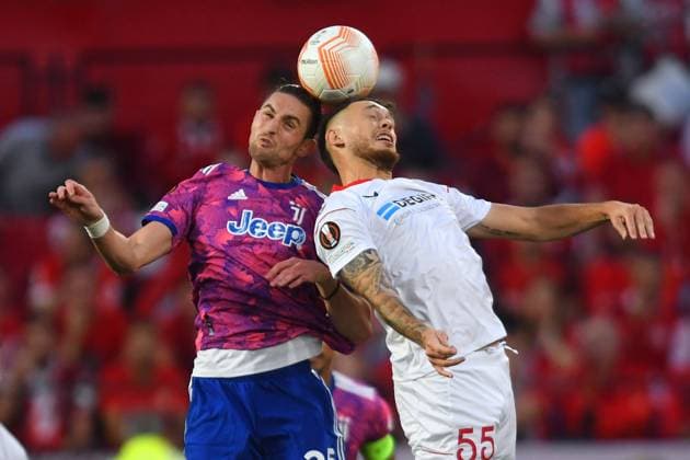 Photo Juan Jos& xe8; Ubeda LaPresse May 18, 2023 - Sevilla, Spain - Soccer - Siviglia Vs FC Juventus - UEFA Europa League 2022 2023 semi final second leg - Stadio Ram& xf3;n S& xe1;nchez Pizju& xe1;n. In the photo: Lucas Ocampos (Siviglia) and Adrien Rabiot (Juventus)  Copyright: xJuanxJos& xe8;xUbeda LaPresse Jux