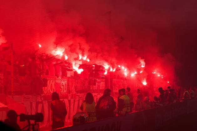 18 05 2023, Football, 2022 2023 season, UEFA Europa League, Semifinals, UEL, Bayer 04 Leverkusen AS Rome, BAyer Leverkusen fans set off pyrotechnics at the start of the 2 half, the game is then interrupted, Leverkusen BayArena NRW Germany xRHR PHOTO ENx Copyright: RHR-FOTO DennisxEwertx RHR-FOTO DE