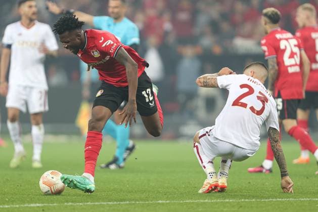 Germany, Leverkusen, 18 05 2023, BayArena, Bayer 04 Leverkusen AS Rom Uefa Europa Leaque, Edmond Tapsoba Bayer 04 Leverkusen and Gianluca Mancini AS Rom battle for the ball Leverkusen BayArena North Rhine Westfalia Germany  eu-images-678