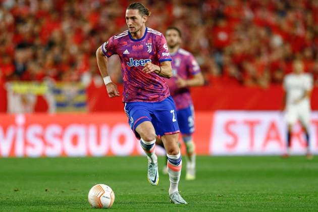Mandatory Credit: Photo by Pressinphoto Shutterstock (13919470y) Adrien Rabiot of Juventus Sevilla FC V Juventus, UEFA Europa League, Semi-Finals, 2nd leg. Football, Ramon Sanchez Pizjuan Stadium, Sevilla, Spain - 18 May 2023 Editorial use only Sevilla FC V Juventus, UEFA Europa League, Semi-Finals, 2nd leg. Football, Ramon Sanchez Pizjuan Stadium, Sevilla, Spain - 18 May 2023 Editorial use only Copyright: xPressinphoto Shutterstockx 13919470y