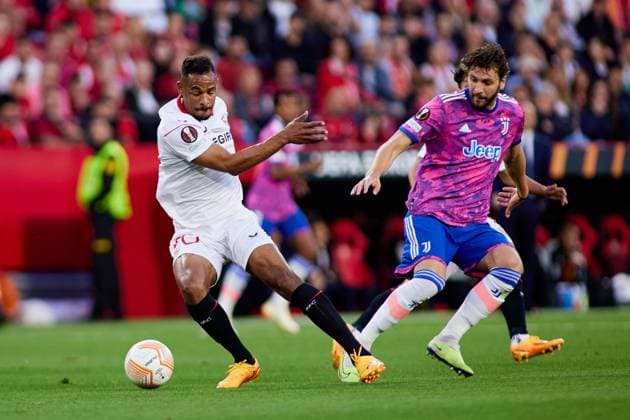 May 18, 2023, SEVILLA, SEVILLA, SPAIN: Fernando Reges of Sevilla FC and Adrien Rabiot of Juventus in action during the UEFA Europa League semi-final second leg match between Sevilla FC v Juventus at Estadio Ramon Sanchez Pizjuan on May 18, 2023 in Sevilla, Spain. SEVILLA SPAIN - ZUMAa181 20230518_zaa_a181_014 Copyright: xJoaquinxCorcherox