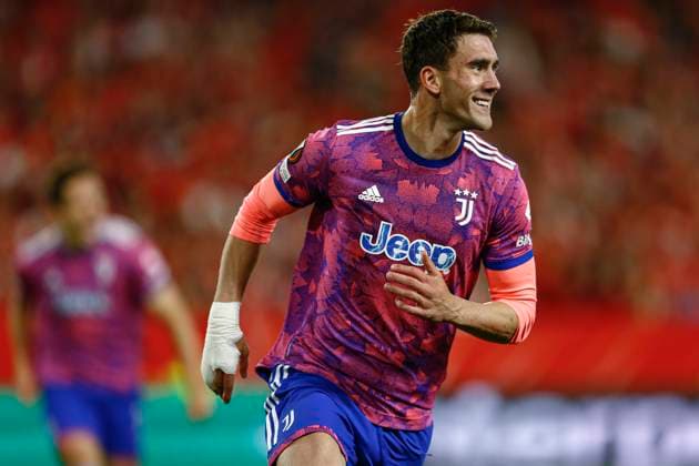ESP: Sevilla FC-Juventus. UEFA Europa League Dusan Vlahovic of Juventus celebrates after scoring the 0-1 during the UEFA Europa League match, Semi-Finals, 2nd leg between Sevilla FC and Juventus played at Ramon Sanchez Pizjuan Stadium on May 18, 2023 in Sevilla, Spain. kpng Copyright: xAntonioxPozox xPRESSINPHOTOx AP_230518_058