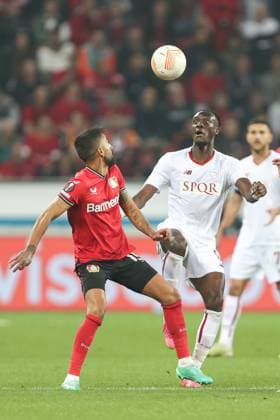 Germany, Leverkusen, 18 05 2023, BayArena, Bayer 04 Leverkusen AS Rom Uefa Europa Leaque, Kerem Demirbay Bayer 04 Leverkusen and Tammy Abraham AS Rom battle for the ball Leverkusen BayArena North Rhine Westfalia Germany  eu-images-678
