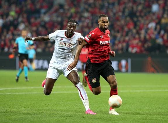 18 05 2023, Football UEFA Europa League 2022 2023, Semifinal, Bayer 04 Leverkusen AS Roma, at BayArena Leverkusen L R Tammy Abraham AS Roma vs Jonathan Tah Bayer Leverkusen DFL and DFB regulations prohibit any use of photographs as image sequences and or quasi video