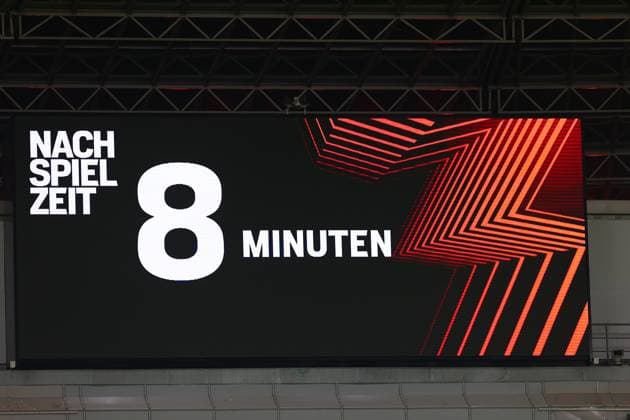 injury time, display, Bayer 04 Leverkusen vs AS Roma, football, european league, semifinal, second leg, 2022 2023 season, 18 05 2023 photo kolbert press Ant Palmer Leverkusen NRW Germany Copyright: xkolbert-press AntxPalmerx