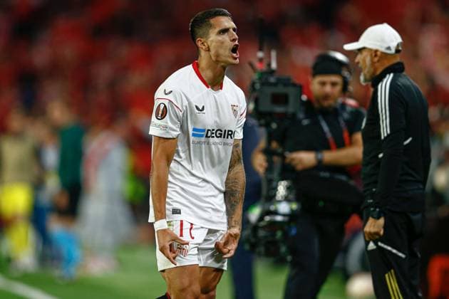 Mandatory Credit: Photo by Pressinphoto Shutterstock (13919470ar) Erik Lamela of Sevilla FC celebrates after scoring the 2-1 at extra time Sevilla FC V Juventus, UEFA Europa League, Semi-Finals, 2nd leg. Football, Ramon Sanchez Pizjuan Stadium, Sevilla, Spain - 18 May 2023 Editorial use only Sevilla FC V Juventus, UEFA Europa League, Semi-Finals, 2nd leg. Football, Ramon Sanchez Pizjuan Stadium, Sevilla, Spain - 18 May 2023 Editorial use only  Copyright: xPressinphoto Shutterstockx 13919470ar