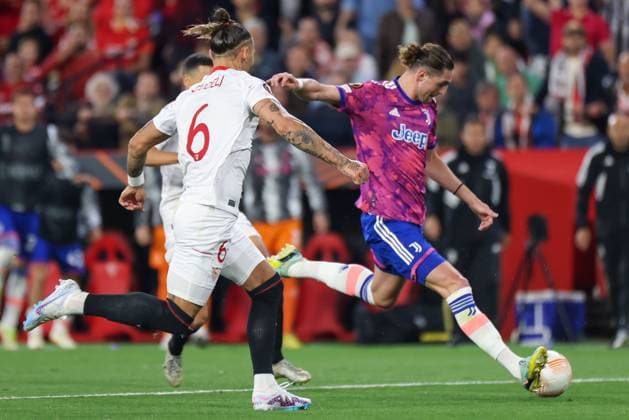 SEVILLE, SPAIN - MAY 18: Adrien Rabiot of Juventus in action during the UEFA Europa League semi-final second leg match between Sevilla FC and Juventus at Estadio Ramon Sanchez Pizjuan on May 18, 2023 in Seville, Spain SPO 