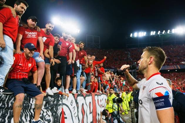 May 18, 2023, SEVILLA, SEVILLA, SPAIN: Ivan Rakitic of Sevilla FC gestures during the UEFA Europa League semi-final second leg match between Sevilla FC v Juventus at Estadio Ramon Sanchez Pizjuan on May 18, 2023 in Sevilla, Spain. SEVILLA SPAIN - ZUMAa181 20230518_zaa_a181_046 Copyright: xJoaquinxCorcherox