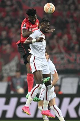 18 05 2023, xjhx, football UEFA Europa League, Bayer 04 Leverkusen AS Rom emspor, v l Edmond Tapsoba Bayer Leverkusen Tammy Abraham AS Rom duel, action, battle for the ball UEFA REGULATES PROHIBIT ANY USE OF PHOTOGRAPHS AS IMAGE SEQUENCES AND OR QUASI VIDEO Leverkusen